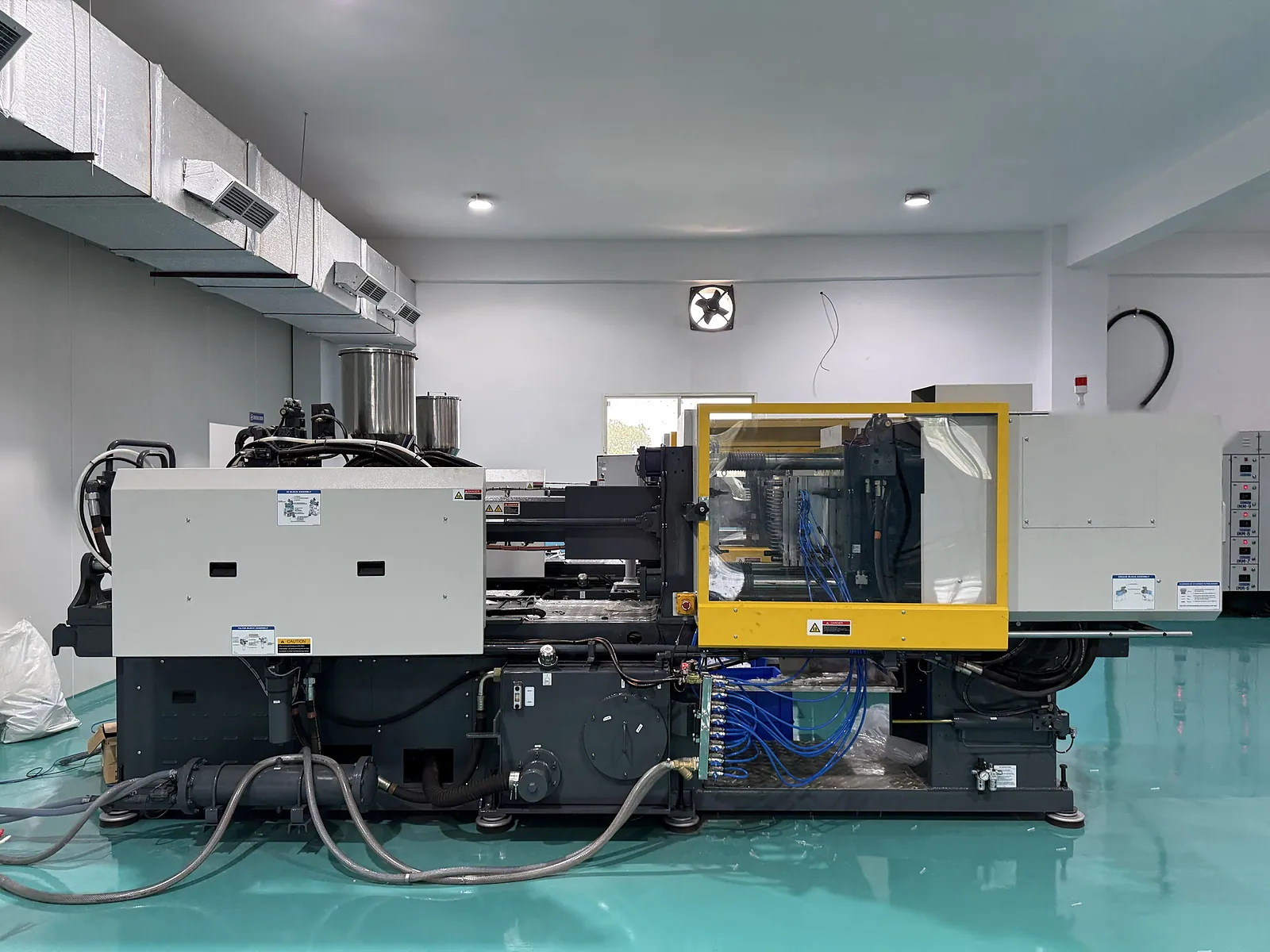 Injection moulding machine at the Sterix Global plant
